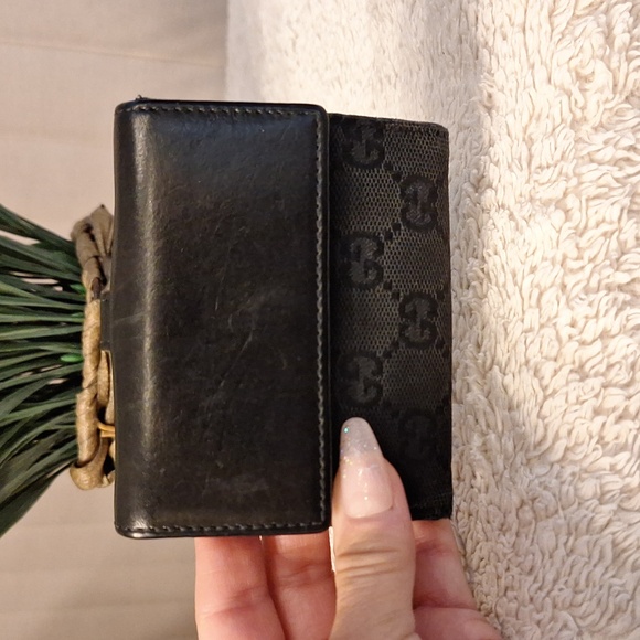Gucci Black Wallet with Gold Buckle - Picture 3 of 16